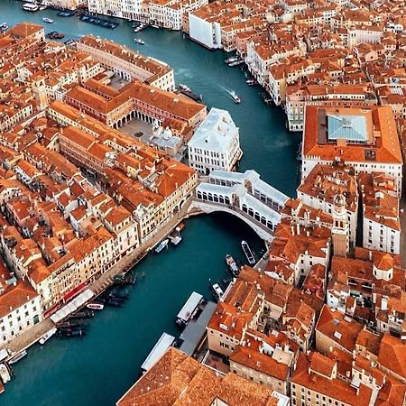 فندق Full Moon View Rialto البندقية المظهر الخارجي الصورة